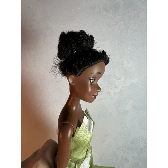 Disney Store Tiana Princess Classic Doll Princess and the Frog - Picture 3 of 9
